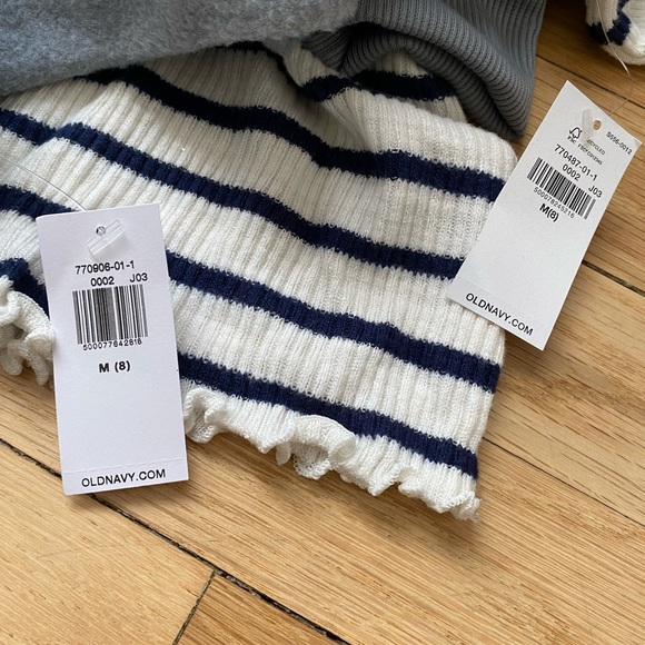 2 girls size 8 Old Navy shirts - Picture 4 of 4